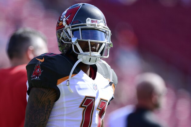 TAMPA, FLORIDA - NOVEMBER 25: DeSean Jackson #11 of the Tampa Bay Buccaneers looks towards the bench during warm-up before a game against the San Francisco 49ers at Raymond James Stadium on November 25, 2018 in Tampa, Florida. (Photo by Julio Aguilar/Getty Images)