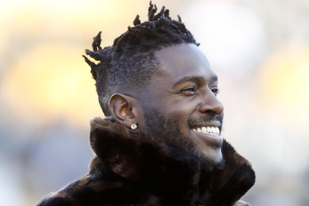 Pittsburgh Steelers wide receiver Antonio Brown stands on the sideline before an NFL football game against the Cincinnati Bengals, Sunday, Dec. 30, 2018, in Pittsburgh. (AP Photo/Don Wright) Pittsburgh Steelers wide receiver Antonio Brown stands on the sideline before an NFL football game against the Cincinnati Bengals, Sunday, Dec. 30, 2018, in Pittsburgh. (AP Photo/Don Wright)