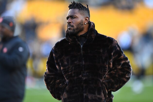 PITTSBURGH, PA - DECEMBER 30: Antonio Brown #84 of the Pittsburgh Steelers looks on during warmups prior to the game against the Cincinnati Bengals at Heinz Field on December 30, 2018 in Pittsburgh, Pennsylvania. (Photo by Joe Sargent/Getty Images) PITTSBURGH, PA - DECEMBER 30: Antonio Brown #84 of the Pittsburgh Steelers looks on during warmups prior to the game against the Cincinnati Bengals at Heinz Field on December 30, 2018 in Pittsburgh, Pennsylvania. (Photo by Joe Sargent/Getty Images)