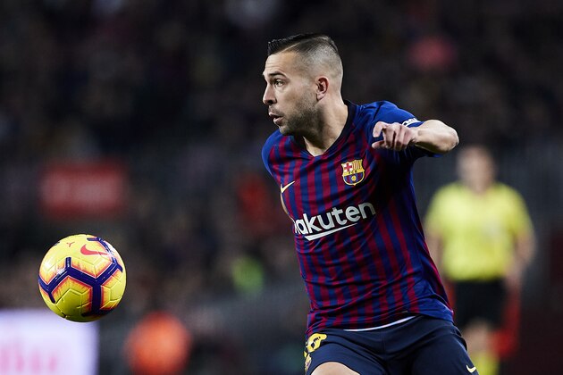 BARCELONA, SPAIN - DECEMBER 22: Jordi Alba of FC Barcelona controls the ball during the La Liga match between FC Barcelona and RC Celta de Vigo at Camp Nou on December 22, 2018 in Barcelona, Spain. (Photo by Quality Sport Images/Getty Images)