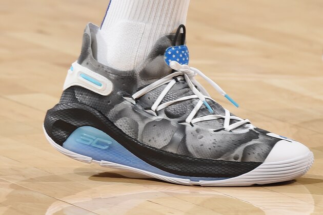 OAKLAND, CA - JANUARY 3:  The sneakers of Stephen Curry #30 of the Golden State Warriors are seen against the Houston Rockets on January 3, 2019 at ORACLE Arena in Oakland, California. NOTE TO USER: User expressly acknowledges and agrees that, by downloading and or using this photograph, user is consenting to the terms and conditions of Getty Images License Agreement. Mandatory Copyright Notice: Copyright 2019 NBAE (Photo by Andrew D. Bernstein/NBAE via Getty Images)