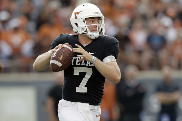 Texas quarterback Shane Buechele (7) throws during the team's Orange-White intrasquad spring college football game, Saturday, April 21, 2018, in Austin, Texas. (AP Photo/Eric Gay)