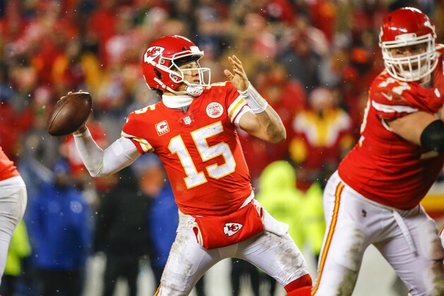 KANSAS CITY, MO - JANUARY 12: Quarterback Patrick Mahomes #15 of the Kansas City Chiefs throws a fourth quarter pass against the Indianapolis Colts in the AFC Divisional Playoff at Arrowhead Stadium on January 12, 2019 in Kansas City, Missouri. (Photo by David Eulitt/Getty Images)