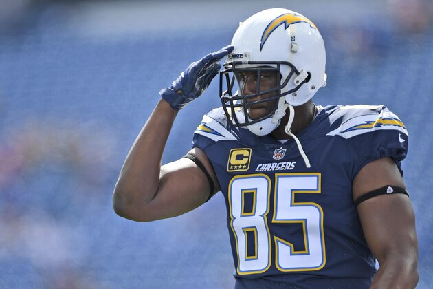 Los Angeles Chargers' Antonio Gates warms-up before an NFL football game against the Buffalo Bills, Sunday, Sept. 16, 2018, in Orchard Park, N.Y. (AP Photo/Adrian Kraus) Los Angeles Chargers' Antonio Gates warms-up before an NFL football game against the Buffalo Bills, Sunday, Sept. 16, 2018, in Orchard Park, N.Y. (AP Photo/Adrian Kraus)