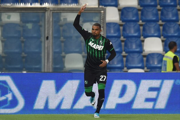 REGGIO NELL'EMILIA, ITALY - SEPTEMBER 23:  Kevin-Prince Boateng of Sassuolo celebrates after scoring the equalizing goal during the serie A match between US Sassuolo and Empoli at Mapei Stadium - Citta' del Tricolore on September 23, 2018 in Reggio nell'Emilia, Italy.  (Photo by Tullio M. Puglia/Getty Images)