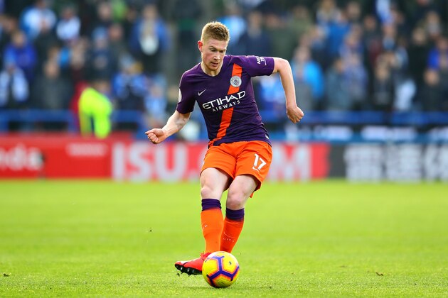 HUDDERSFIELD, ENGLAND - JANUARY 20: Kevin de Bruyne of Manchester City in action during the Premier League match between Huddersfield Town and Manchester City at John Smith's Stadium on January 20, 2019 in Huddersfield, United Kingdom. (Photo by Chris Brunskill/Fantasista/Getty Images)
