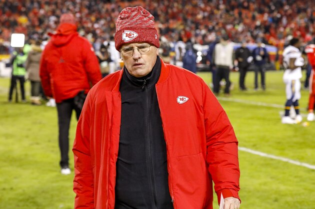 KANSAS CITY, MO - DECEMBER 13: Kansas City Chiefs defensive coordinator Bob Sutton walks off the field after the 29-28 loss to the Los Angeles Chargers at Arrowhead Stadium on December 13, 2018 in Kansas City, Missouri. (Photo by David Eulitt/Getty Images) KANSAS CITY, MO - DECEMBER 13: Kansas City Chiefs defensive coordinator Bob Sutton walks off the field after the 29-28 loss to the Los Angeles Chargers at Arrowhead Stadium on December 13, 2018 in Kansas City, Missouri. (Photo by David Eulitt/Getty Images)