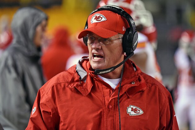 PITTSBURGH, PA - OCTOBER 02: Defensive coordinator Bob Sutton of the Kansas City Chiefs looks on from the sideline during a game against the Pittsburgh Steelers at Heinz Field on October 2, 2016 in Pittsburgh, Pennsylvania. The Steelers defeated the Chiefs 43-14. (Photo by George Gojkovich/Getty Images)
