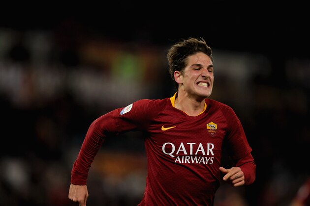 ROME, ITALY - DECEMBER 26:  Nicolo' Zaniolo of AS Roma celebrates after scoring the team's third goal during the Serie A match between AS Roma and US Sassuolo at Stadio Olimpico on December 26, 2018 in Rome, Italy.  (Photo by Paolo Bruno/Getty Images)