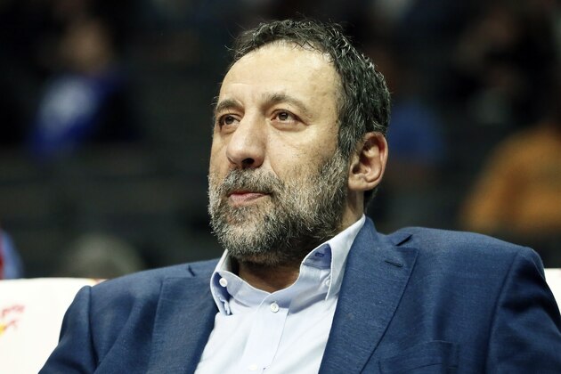 LOS ANGELES, CA - DECEMBER 26:  Vlade Divac of the Sacramento Kings attends the game against the LA Clippers on December 26, 2018 at STAPLES Center in Los Angeles, California. NOTE TO USER: User expressly acknowledges and agrees that, by downloading and/or using this Photograph, user is consenting to the terms and conditions of the Getty Images License Agreement. Mandatory Copyright Notice: Copyright 2018 NBAE (Photo by Chris Elise/NBAE via Getty Images)