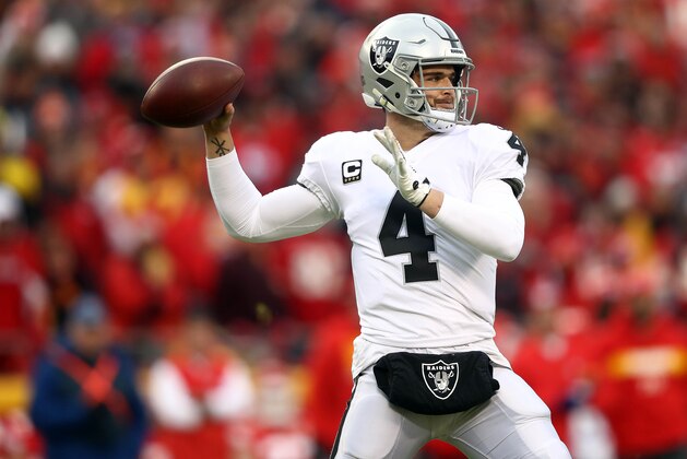 KANSAS CITY, MISSOURI - DECEMBER 30: Quarterback Derek Carr #4 of the Oakland Raiders in action during the game against the Kansas City Chiefs at Arrowhead Stadium on December 30, 2018 in Kansas City, Missouri. (Photo by Jamie Squire/Getty Images) KANSAS CITY, MISSOURI - DECEMBER 30: Quarterback Derek Carr #4 of the Oakland Raiders in action during the game against the Kansas City Chiefs at Arrowhead Stadium on December 30, 2018 in Kansas City, Missouri. (Photo by Jamie Squire/Getty Images)