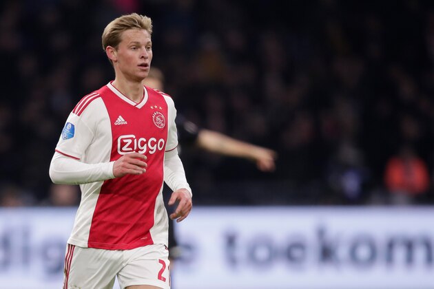 AMSTERDAM, NETHERLANDS - JANUARY 20: Frenkie de Jong of Ajax during the Dutch Eredivisie  match between Ajax v SC Heerenveen at the Johan Cruijff Arena on January 20, 2019 in Amsterdam Netherlands (Photo by David S. Bustamante/Soccrates/Getty Images)
