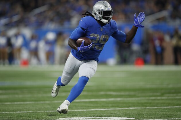 Detroit Lions running back LeGarrette Blount (29) runs with the ball after a catch against the Chicago Bears during an NFL football game in Detroit, Thursday, Nov. 22, 2018. The Bears won the game 23-16.(Jeff Haynes/AP Images for Panini)