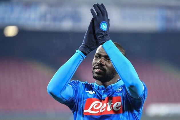 Napoli's Senegalese defender Kalidou Koulibaly acknowledges the public at the end of the Italian Tim Cup round of sixteen football match Napoli vs Sassuolo on January 13, 2019 at the San Paolo stadium in Naples. (Photo by Alberto PIZZOLI / AFP)        (Photo credit should read ALBERTO PIZZOLI/AFP/Getty Images)