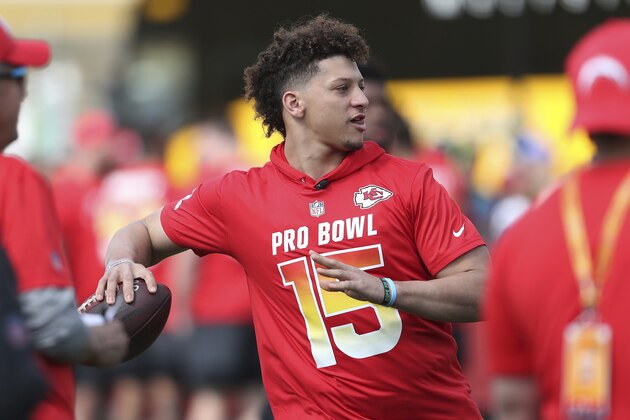 AFC quarterback Patrick Mahomes (15) throws a pass during Pro Bowl NFL football practice, Thursday, Jan. 24, 2019, in Kissimmee, Fla. (AP Photo/Doug Benc)