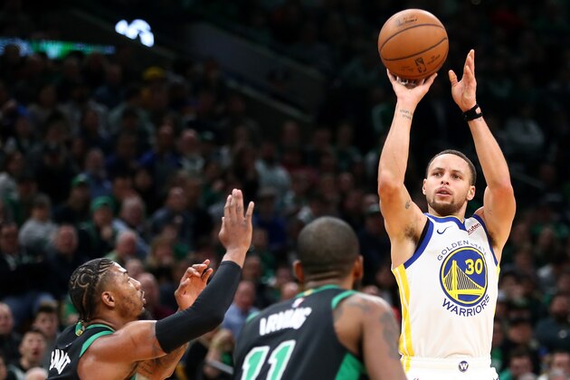 BOSTON, MA - JANUARY 26:  Stephen Curry #30 of the Golden State Warriors shoots the ball during a game against the Boston Celtics at TD Garden on January 26, 2019 in Boston, Massachusetts. NOTE TO USER: User expressly acknowledges and agrees that, by downloading and or using this photograph, User is consenting to the terms and conditions of the Getty Images License Agreement. (Photo by Adam Glanzman/Getty Images)