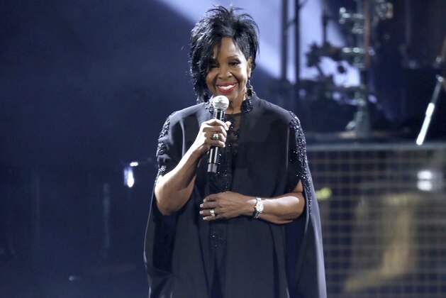 Gladys Knight performs Gladys Knight performs