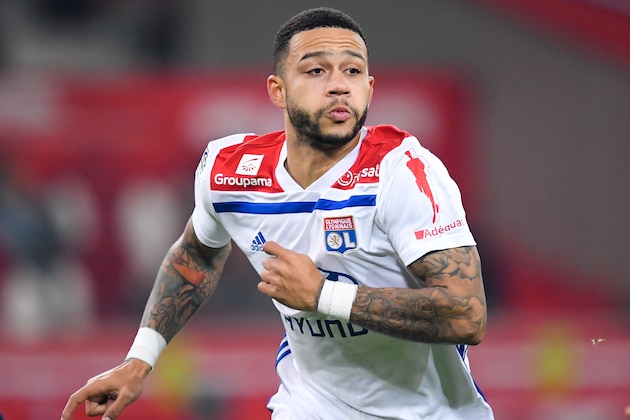 LILLE, FRANCE - DECEMBER 1: Memphis Depay of Olympique Lyon  during the French League 1  match between Lille v Olympique Lyon at the Stade Pierre Mauroy on December 1, 2018 in Lille France (Photo by Angelo Blankespoor/Soccrates/Getty Images)