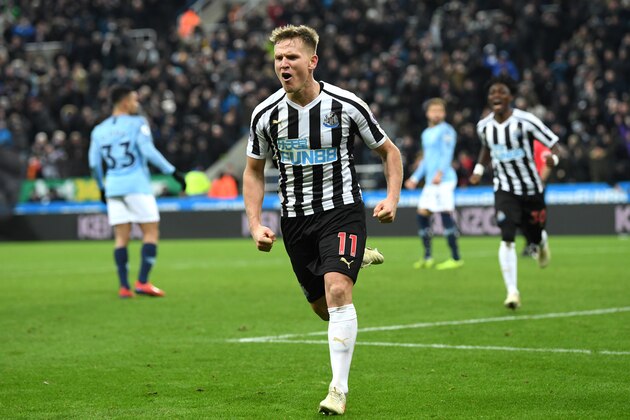 NEWCASTLE UPON TYNE, ENGLAND - JANUARY 29:  Matt Ritchie of Newcastle United celebrates after scoring his team's second goal during the Premier League match between Newcastle United and Manchester City at St. James Park on January 29, 2019 in Newcastle upon Tyne, United Kingdom.  (Photo by Stu Forster/Getty Images)