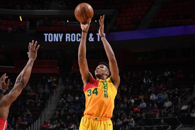 DETROIT, MI - JANUARY 29: Giannis Antetokounmpo #34 of the Milwaukee Bucks shoots a three-pointer against the Detroit Pistons on January 29, 2019 at Little Caesars Arena in Detroit, Michigan. NOTE TO USER: User expressly acknowledges and agrees that, by downloading and/or using this photograph, User is consenting to the terms and conditions of the Getty Images License Agreement. Mandatory Copyright Notice: Copyright 2019 NBAE (Photo by Chris Schwegler/NBAE via Getty Images)
