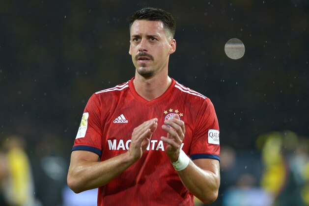 DORTMUND, GERMANY - NOVEMBER 10: Sandro Wagner of Bayern Muenchen gestures during the Bundesliga match between Borussia Dortmund and FC Bayern Muenchen at Signal Iduna Park on November 10, 2018 in Dortmund, Germany. (Photo by TF-Images/Getty Images)