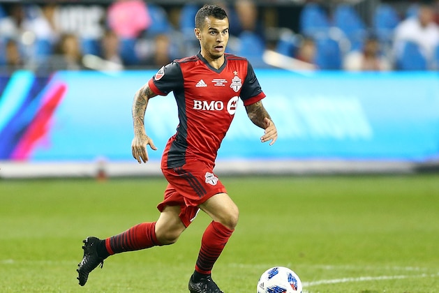 TORONTO, ON - SEPTEMBER 19:  Sebastian Giovinco #10 of Toronto FC dribbles the ball during the first half of the 2018 Campeones Cup Final against Tigres UANL at BMO Field on September 19, 2018 in Toronto, Canada.  (Photo by Vaughn Ridley/Getty Images)
