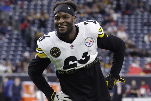 FILE - In this Dec. 25, 2017, file photo, Pittsburgh Steelers running back Le'Veon Bell (26) warms up before an NFL football game against the Houston Texans, in Houston. The Le'Veon Bell watch is almost over for the Steelers. The star running back has until 4 p.m. on Tuesday, Nov. 13, 2018, afternoon to sign his one-year franchise tender and be eligible to play this season. (AP Photo/Michael Wyke, FIle) FILE - In this Dec. 25, 2017, file photo, Pittsburgh Steelers running back Le'Veon Bell (26) warms up before an NFL football game against the Houston Texans, in Houston. The Le'Veon Bell watch is almost over for the Steelers. The star running back has until 4 p.m. on Tuesday, Nov. 13, 2018, afternoon to sign his one-year franchise tender and be eligible to play this season. (AP Photo/Michael Wyke, FIle)