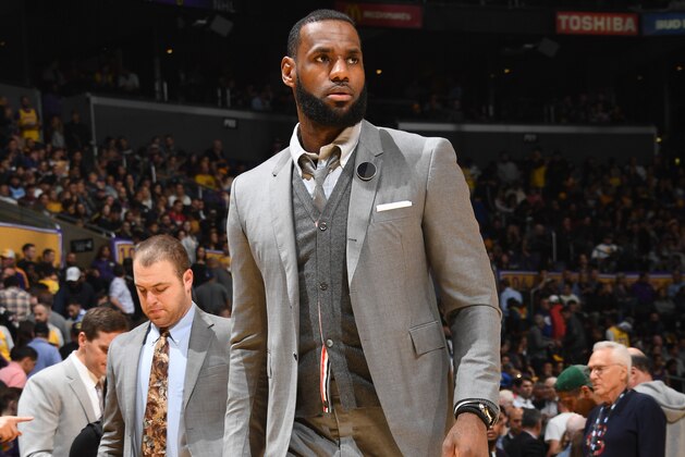 LOS ANGELES, CA - JANUARY 29:  LeBron James #23 of the Los Angeles Lakers looks on against the Philadelphia 76ers on January 21, 2019 at STAPLES Center in Los Angeles, California. NOTE TO USER: User expressly acknowledges and agrees that, by downloading and/or using this Photograph, user is consenting to the terms and conditions of the Getty Images License Agreement. Mandatory Copyright Notice: Copyright 2019 NBAE (Photo by Andrew D. Bernstein/NBAE via Getty Images)