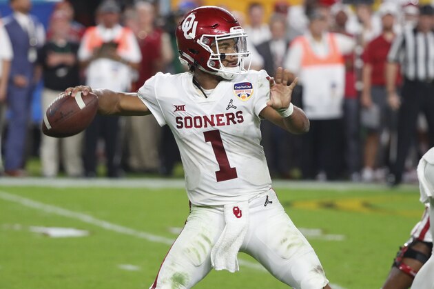 Oklahoma quarterback Kyler Murray (1) looks to pass the ball, during the second half of the Orange Bowl NCAA college football game against Alabama, Saturday, Dec. 29, 2018, in Miami Gardens, Fla. (AP Photo/Wilfredo Lee)