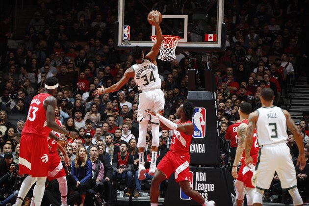 TORONTO, CANADA - JANUARY 31:  Giannis Antetokounmpo #34 of the Milwaukee Bucks dunks the ball against the Toronto Raptors on January 31, 2019 at the Scotiabank Arena in Toronto, Ontario, Canada.  NOTE TO USER: User expressly acknowledges and agrees that, by downloading and or using this Photograph, user is consenting to the terms and conditions of the Getty Images License Agreement.  Mandatory Copyright Notice: Copyright 2019 NBAE (Photo by Mark Blinch/NBAE via Getty Images)
