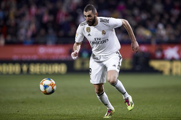 GIRONA, SPAIN - JANUARY 31: Karim Benzema of Real Madrid with the ball during the Copa del Rey second leg Quarter Final match between Girona FC and Real Madrid at Montilivi Stadium on January 31, 2019 in Girona, Spain. (Photo by Quality Sport Images/Getty Images)