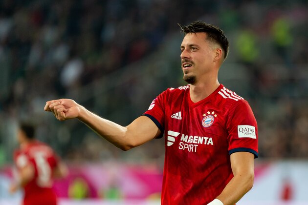 DUESSELDORF, GERMANY - JANUARY 13: Sandro Wagner of Bayern Muenchen gestures during the Telekom Cup 2019 Final between FC Bayern Muenchen and Borussia Moenchengladbach at Merkur Spiel-Arena on January 13, 2019 in Duesseldorf, Germany. (Photo by TF-Images/TF-Images via Getty Images)
