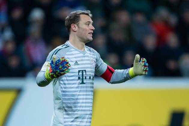 SINSHEIM, GERMANY - JANUARY 18: Manuel Neuer of Muenchen reacts during the Bundesliga match between TSG 1899 Hoffenheim and FC Bayern Muenchen at PreZero-Arena on January 18, 2019 in Sinsheim, Germany. (Photo by Simon Hofmann/Getty Images)
