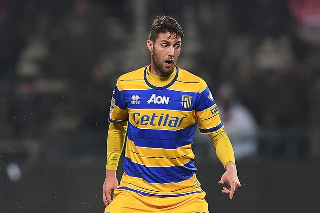 SALERNO, ITALY - FEBRUARY 26: Manuel Scavone of Parma Calcio in action during the Serie B match between US Salernitana and Parma Calcio at Stadio Arechi on February 26, 2018 in Salerno, Italy.  (Photo by Francesco Pecoraro/Getty Images)