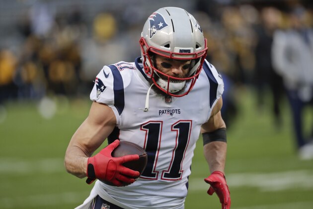 New England Patriots wide receiver Julian Edelman (11) warms up before an NFL football game against the Pittsburgh Steelers, Sunday, Dec. 16, 2018, in Pittsburgh. (AP Photo/Don Wright)