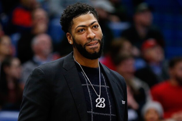 NEW ORLEANS, LOUISIANA - JANUARY 30: Injured Anthony Davis #23 of the New Orleans Pelicans reacts during the first half against the Denver Nuggets at the Smoothie King Center on January 30, 2019 in New Orleans, Louisiana. NOTE TO USER: User expressly acknowledges and agrees that, by downloading and or using this photograph, User is consenting to the terms and conditions of the Getty Images License Agreement. (Photo by Jonathan Bachman/Getty Images)