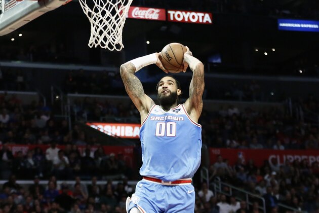LOS ANGELES, CA - JANUARY 27: Willie Cauley-Stein #00 of the Sacramento Kings dunks the ball against the LA Clippers on January 27, 2019 at STAPLES Center in Los Angeles, California. NOTE TO USER: User expressly acknowledges and agrees that, by downloading and/or using this Photograph, user is consenting to the terms and conditions of the Getty Images License Agreement. Mandatory Copyright Notice: Copyright 2019 NBAE (Photo by Chris Elise/NBAE via Getty Images)