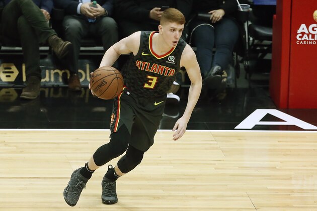 LOS ANGELES, CA - JANUARY 28: Kevin Huerter #3 of the Atlanta Hawks handles the ball against the LA Clippers on January 28, 2019 at STAPLES Center in Los Angeles, California. NOTE TO USER: User expressly acknowledges and agrees that, by downloading and/or using this Photograph, user is consenting to the terms and conditions of the Getty Images License Agreement. Mandatory Copyright Notice: Copyright 2019 NBAE (Photo by Chris Elise/NBAE via Getty Images)