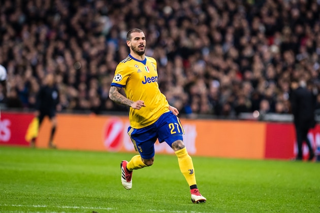 LONDON, ENGLAND - MARCH 07: Stefano Sturaro (27) ) of Juventus during the UEFA Champions League Round of 16 Second Leg match between Tottenham Hotspur and Juventus at Wembley Stadium on March 7, 2018 in London, United Kingdom. (Photo by MB Media/Getty Images) LONDON, ENGLAND - MARCH 07: Stefano Sturaro (27) ) of Juventus during the UEFA Champions League Round of 16 Second Leg match between Tottenham Hotspur and Juventus at Wembley Stadium on March 7, 2018 in London, United Kingdom. (Photo by MB Media/Getty Images)