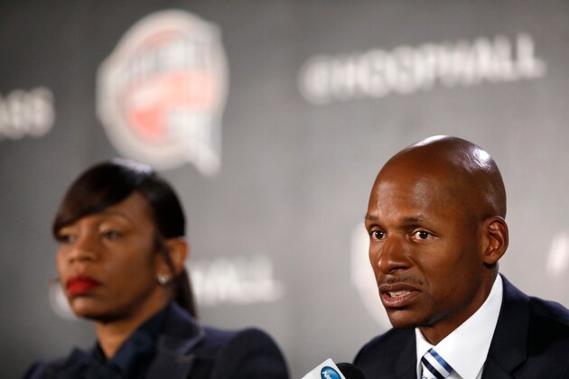 Former NBA player Ray Allen, right, speaks as former WNBA player Tina Thompson, left, looks on during a news conference for the Naismith Memorial Basketball Hall of Fame class of 2018 announcement, Saturday, March 31, 2018, in San Antonio. (AP Photo/Charlie Neibergall)