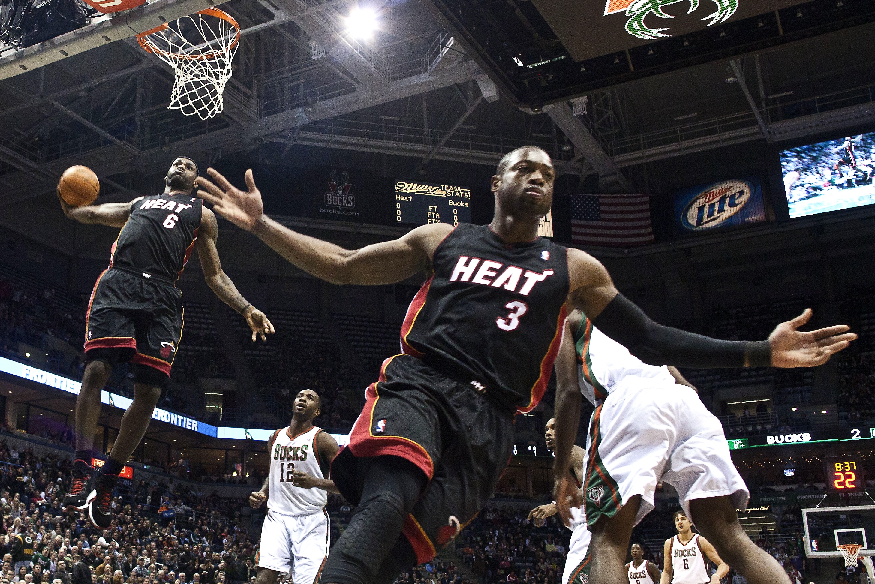 wade lebron alley oop all star