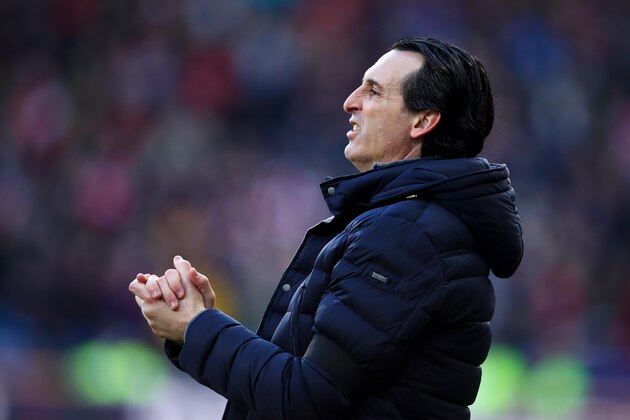 HUDDERSFIELD, ENGLAND - FEBRUARY 09: Unai Emery the head coach / manager of Arsenal gestures during the Premier League match between Huddersfield Town and Arsenal FC at John Smith's Stadium on February 9, 2019 in Huddersfield, United Kingdom. (Photo by Robbie Jay Barratt - AMA/Getty Images)