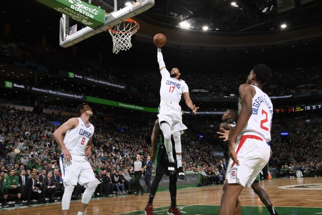 BOSTON, MA - FEBRUARY 9: Garrett Temple #17 of the LA Clippers dunks against the Boston Celtics on February 9, 2019 at the TD Garden in Boston, Massachusetts.  NOTE TO USER: User expressly acknowledges and agrees that, by downloading and or using this photograph, User is consenting to the terms and conditions of the Getty Images License Agreement. Mandatory Copyright Notice: Copyright 2019 NBAE  (Photo by Brian Babineau/NBAE via Getty Images)