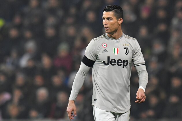 REGGIO NELL'EMILIA, ITALY - FEBRUARY 10: Cristiano Ronaldo of Juventus looks on during the Serie A match between US Sassuolo and Juventus at Mapei Stadium - Citta' del Tricolore on February 10, 2019 in Reggio nell'Emilia, Italy.  (Photo by Alessandro Sabattini/Getty Images)