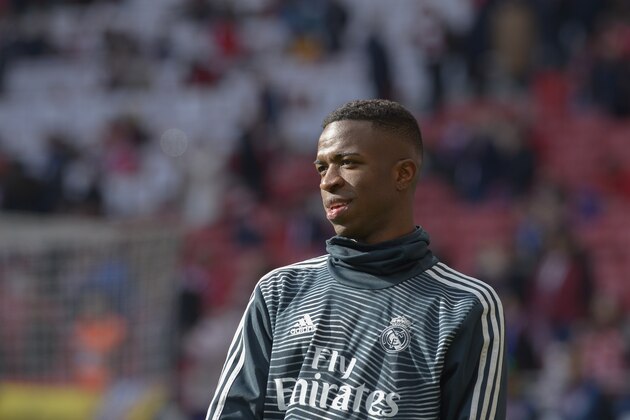 MADRID, SPAIN - FEBRUARY 09: Vinicius Jr of Real de Madrid warms up prior to the La Liga match between  Club Atletico de Madrid and Real Madrid CF at Wanda Metropolitano on February 9, 2019 in Madrid, Spain. (Photo by Patricio Realpe/ Agencia Press South/Getty Images)