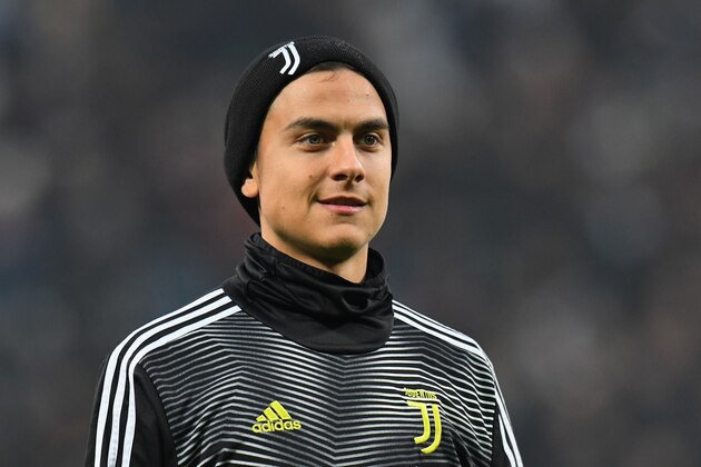 REGGIO NELL'EMILIA, ITALY - FEBRUARY 10:  Paulo Dybala of Juventus looks on during the Serie A match between US Sassuolo and Juventus at Mapei Stadium - Citta' del Tricolore on February 10, 2019 in Reggio nell'Emilia, Italy.  (Photo by Alessandro Sabattini/Getty Images)