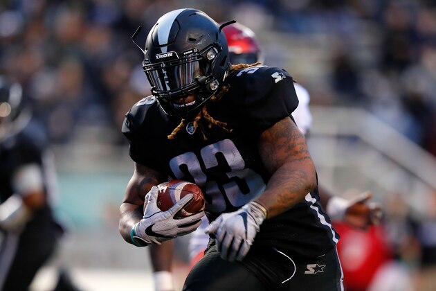 BIRMINGHAM, ALABAMA - FEBRUARY 10:  Trent Richardson rushes for a touchdown against the Memphis Express during an Alliance of American Football game at Legion Field on February 10, 2019 in Birmingham, Alabama. (Photo by Kevin C. Cox/AAF/Getty Images)