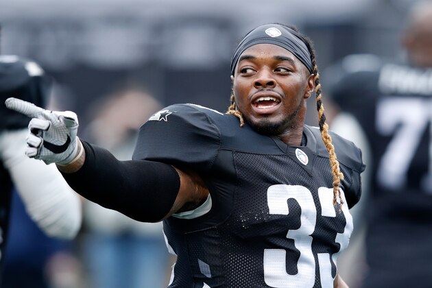 BIRMINGHAM, ALABAMA - FEBRUARY 10:  Trent Richardson #33 of Birmingham Iron participates in warmups prior to an Alliance of American Football game against the Memphis Express at Legion Field on February 10, 2019 in Birmingham, Alabama. (Photo by Joe Robbins/AAF/Getty Images)