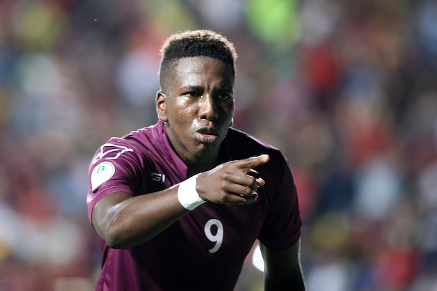 Venezuela's Jan Carlos Hurtado celebrates after scoring against Brazil during their South American U-20 football match at El Teniente stadium in Rancagua, Chile, on February 1, 2019. (Photo by Claudio REYES / AFP)        (Photo credit should read CLAUDIO REYES/AFP/Getty Images)
