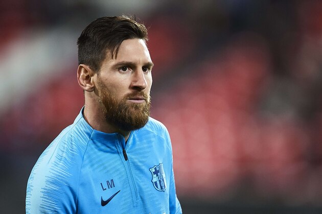 BILBAO, SPAIN - FEBRUARY 10: Lionel Messi of FC Barcelona looks on prior to the start the La Liga match between Athletic Club and FC Barcelona at San Mames Stadium on February 10, 2019 in Bilbao, Spain. (Photo by Juan Manuel Serrano Arce/Getty Images)